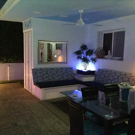 The Ficus Tree Villa